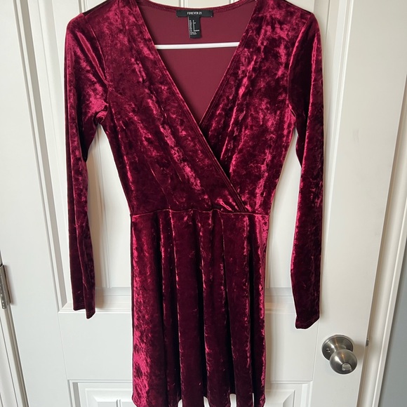 Long sleeve velvet dress - Picture 3 of 4